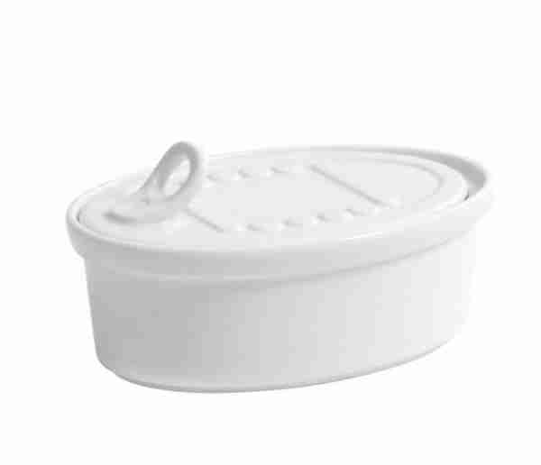 Lata oval c/tapa 13x9x5cm.